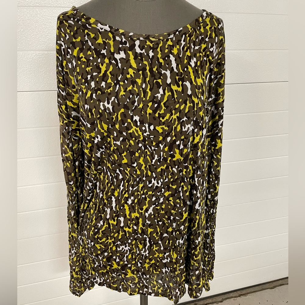 Michael Kors long sleeve Camo top size: large